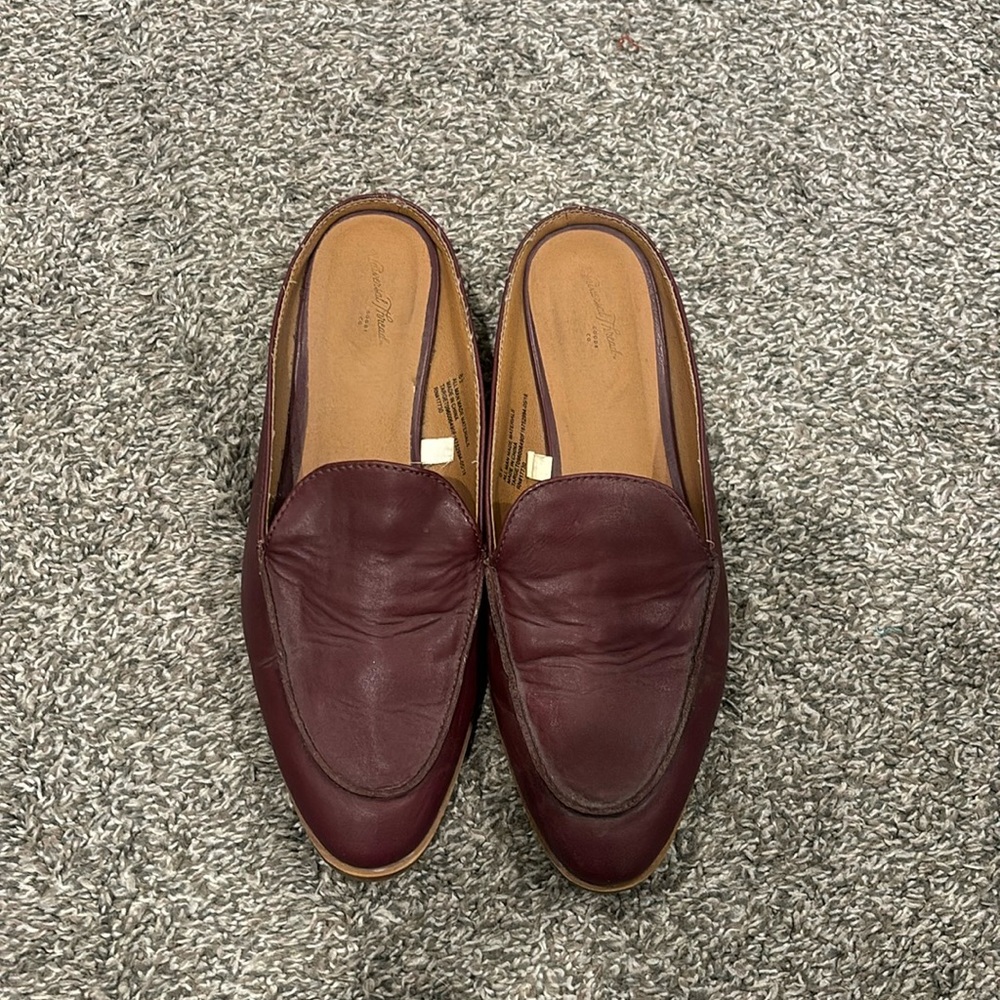 Women’s mules from Universal thread